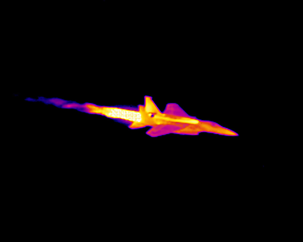 航空機-調査員-4.jpg